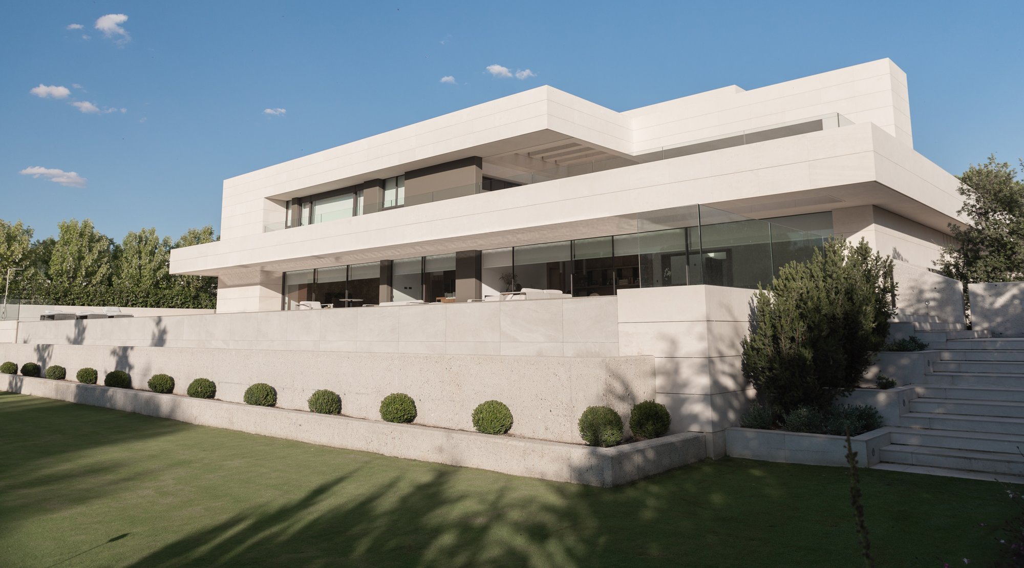 Portada Infinity House
